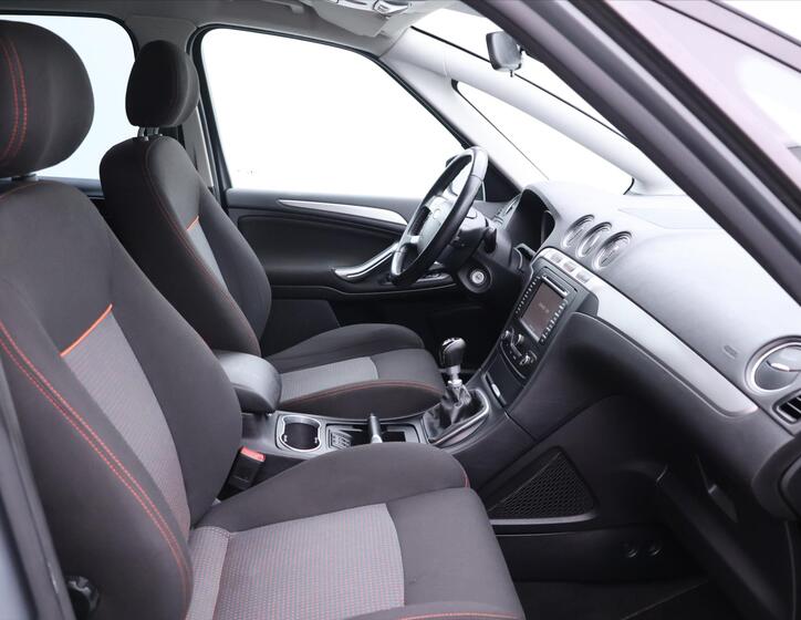 Ford S-MAX 12