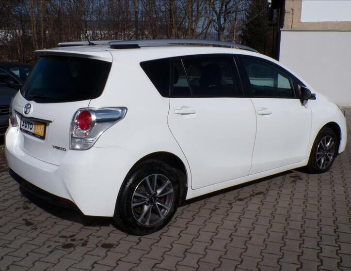 Toyota Verso 4