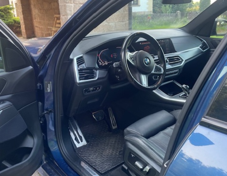 BMW X5 8