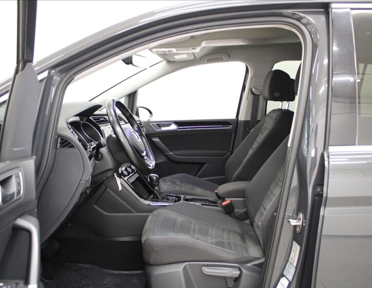 Volkswagen Touran 6