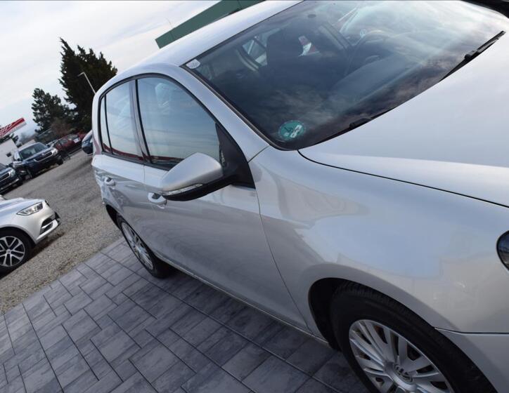 Volkswagen Golf 10