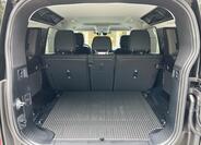 Land Rover Defender 17