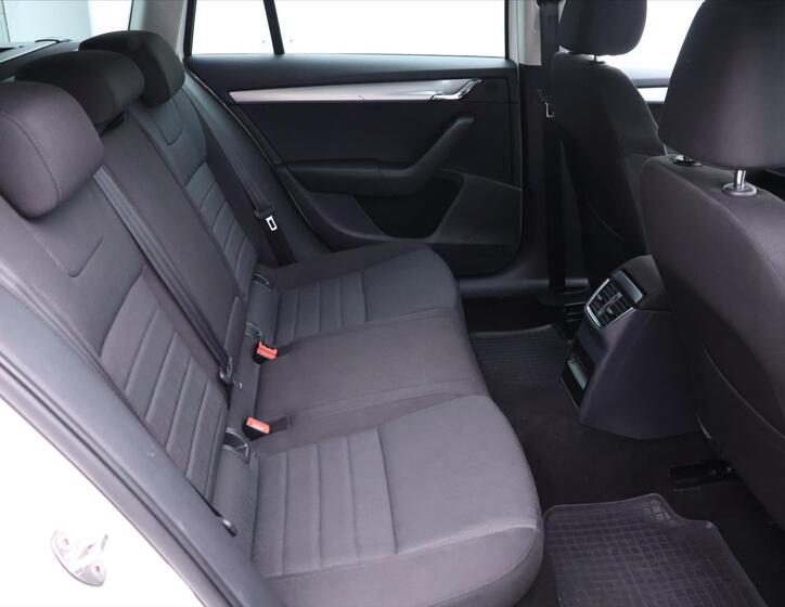 Škoda Octavia 14
