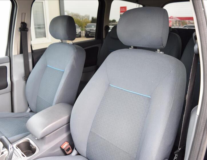 Ford Galaxy 14