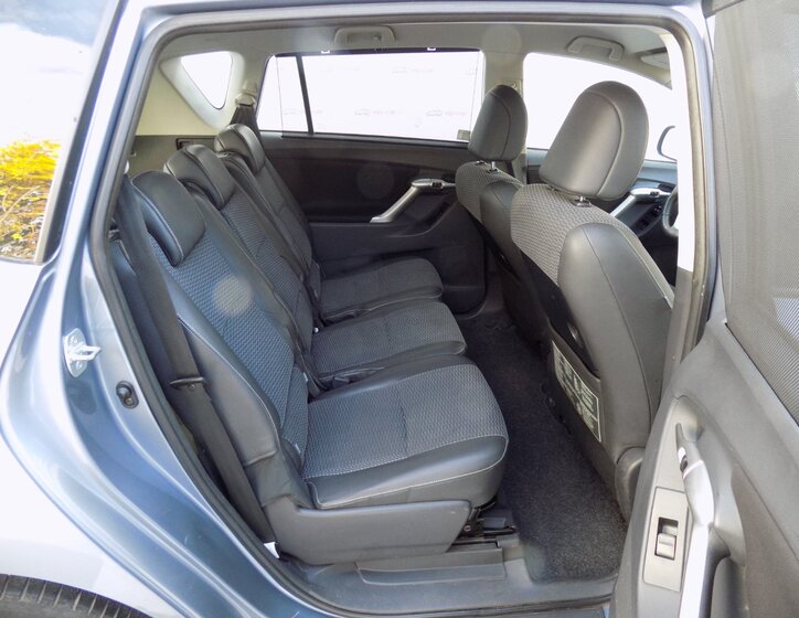 Toyota Verso 18