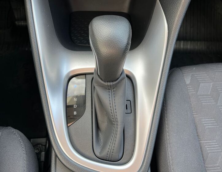 Toyota Yaris 24