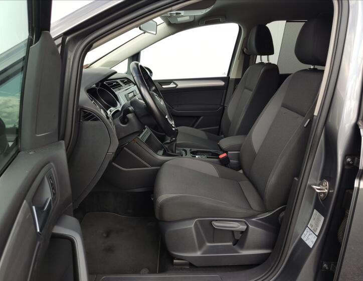 Volkswagen Touran 7
