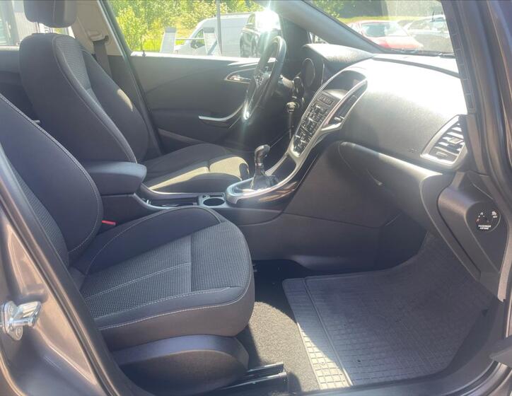 Opel Astra 8