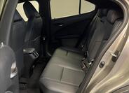 Lexus UX 300h 8