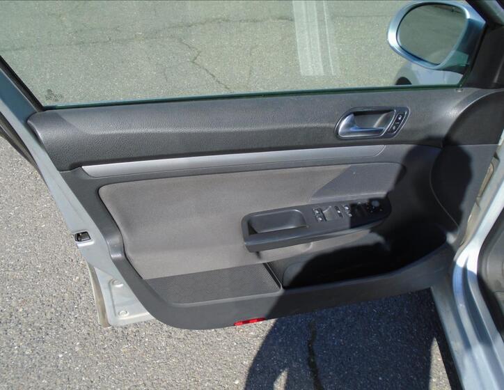 Volkswagen Golf 9
