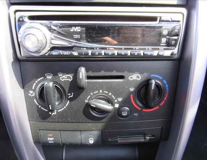 Peugeot 207 25
