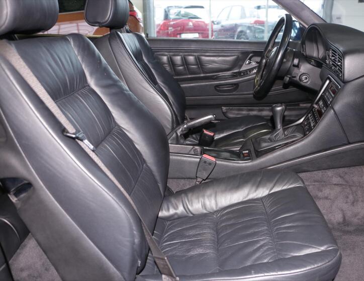 BMW Řada 8 12