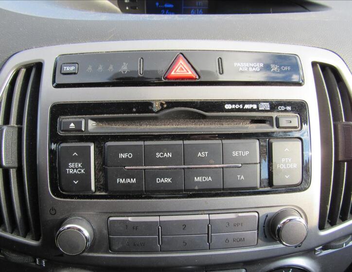 Hyundai i20 16