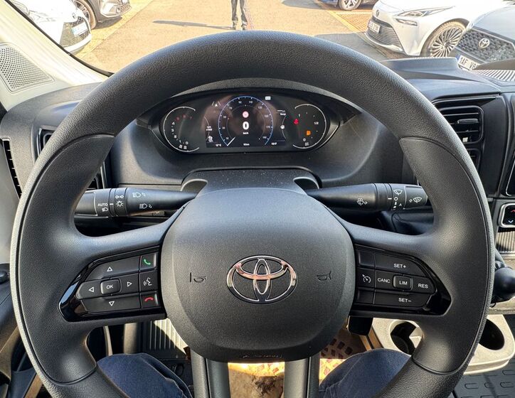 Toyota Proace Max 10