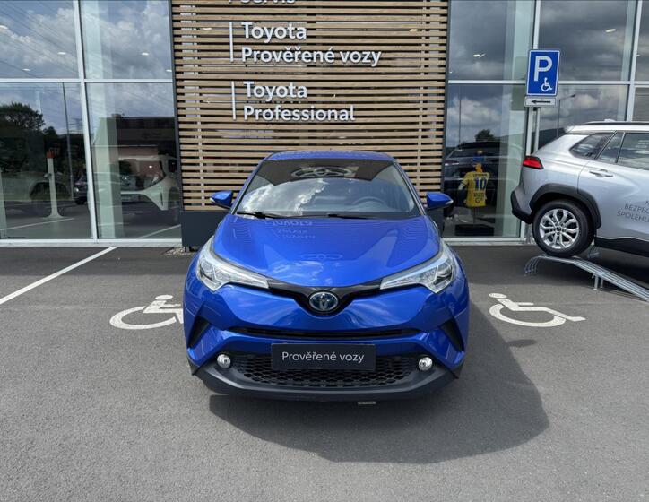 Toyota C-HR 4