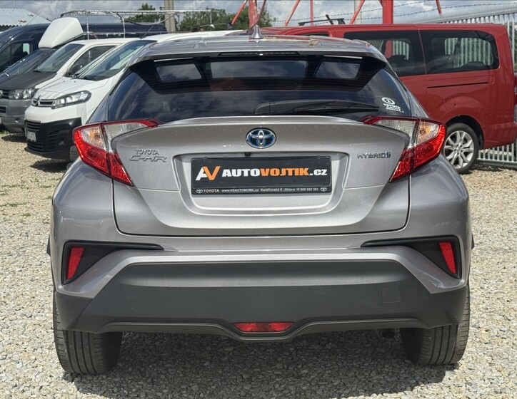 Toyota C-HR 6
