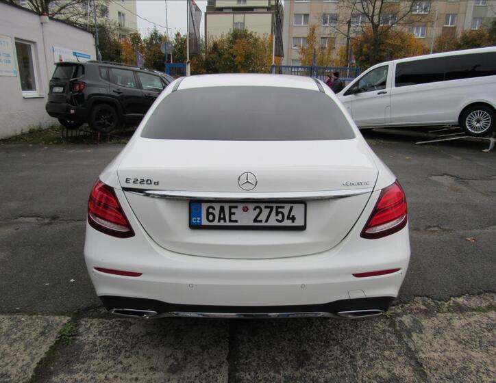 Mercedes-Benz Třídy E 5