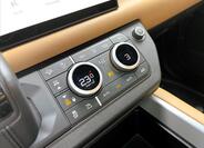 Land Rover Defender 34