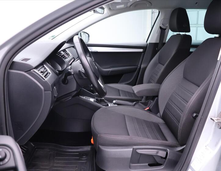 Škoda Octavia 12