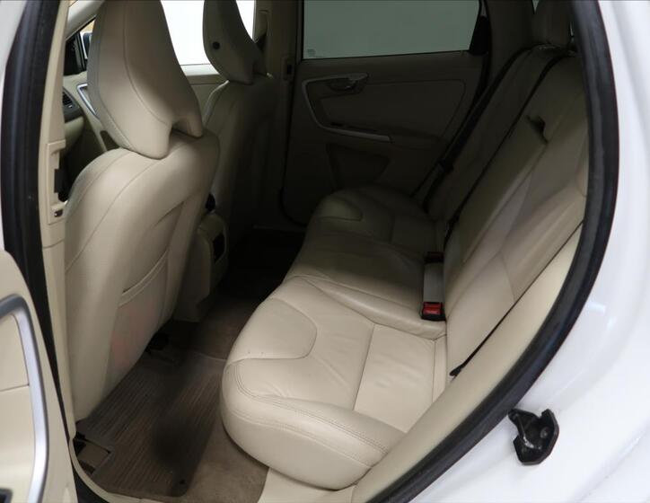 Volvo XC60 8