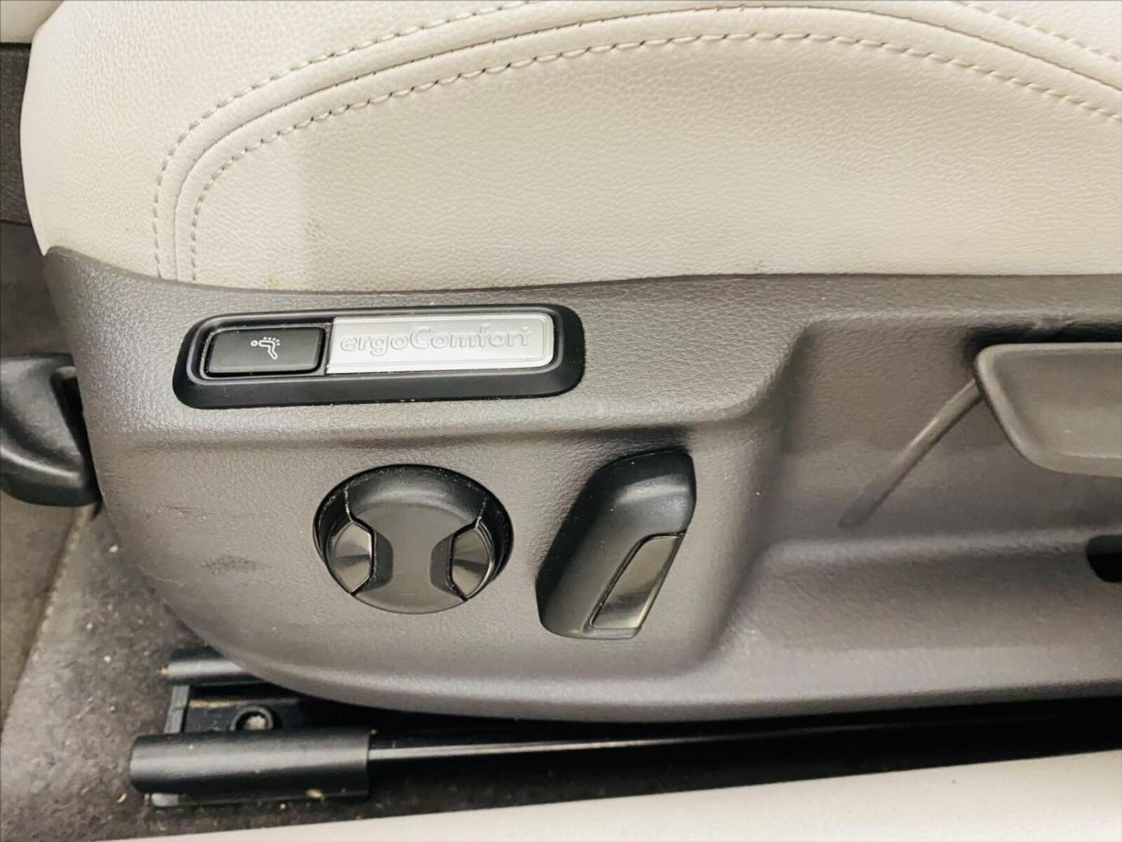 Volkswagen Passat 12