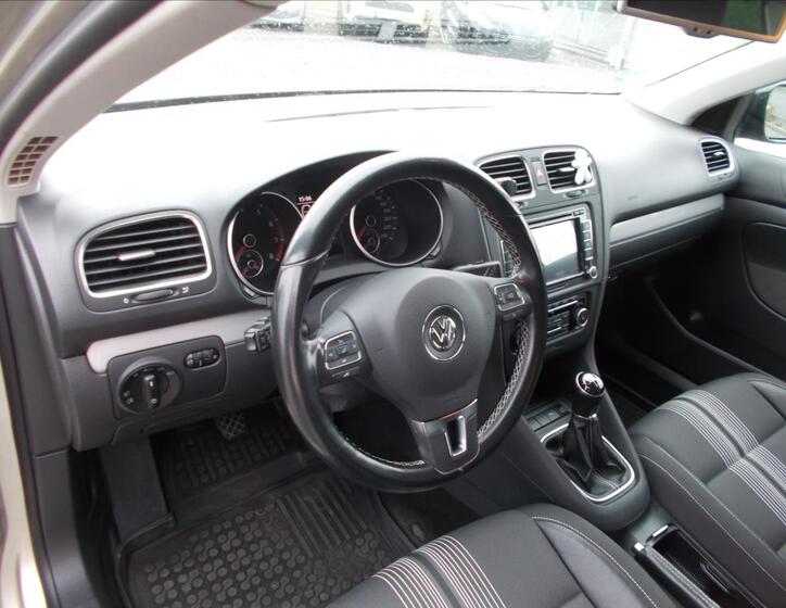 Volkswagen Golf 17