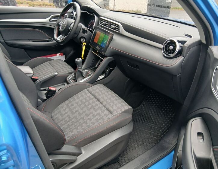 MG ZS 15