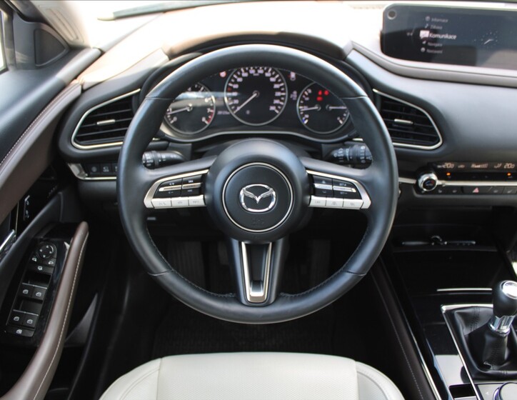 Mazda CX-30 10