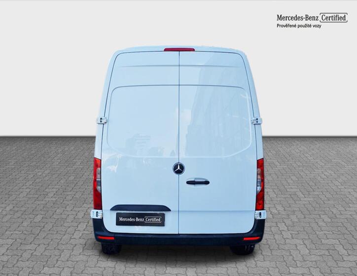 Mercedes-Benz Sprinter 4