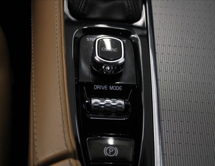 Volvo XC90 17