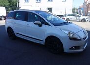 Peugeot 5008 6