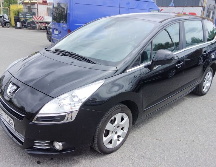 Peugeot 5008 1