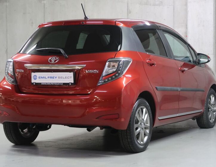 Toyota Yaris 5