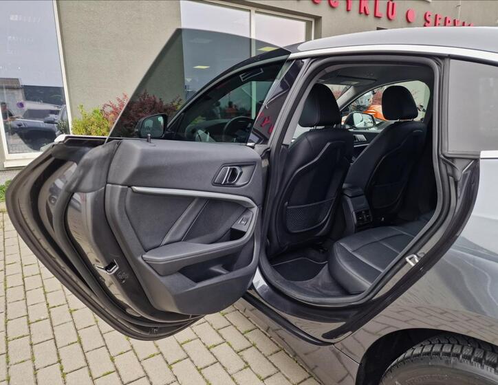 BMW Řada 2 18