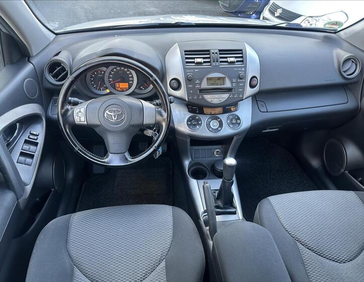 Toyota RAV4 13
