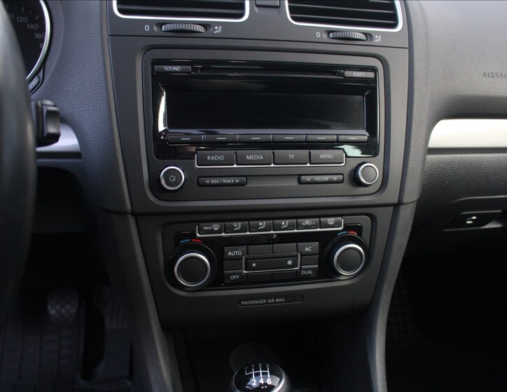 Volkswagen Golf 17