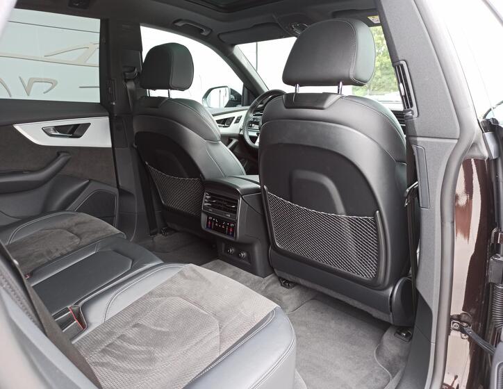 Audi Q8 9