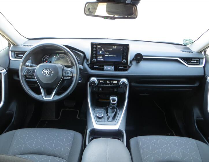 Toyota RAV4 24