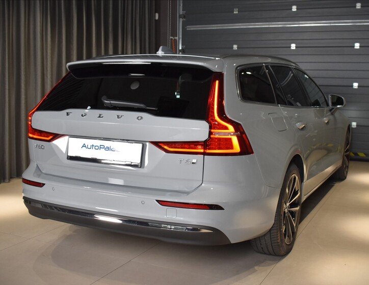 Volvo V60 4