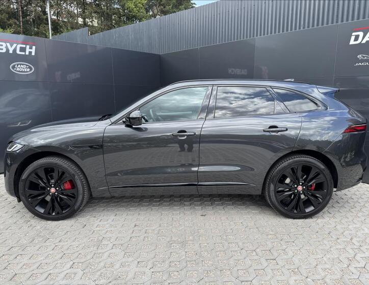 Jaguar F-Pace 5