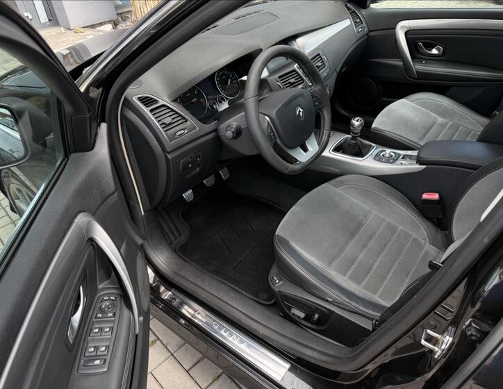 Renault Laguna 9