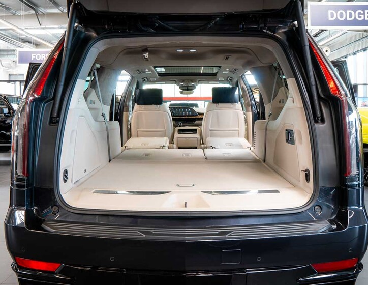 Cadillac Escalade 8
