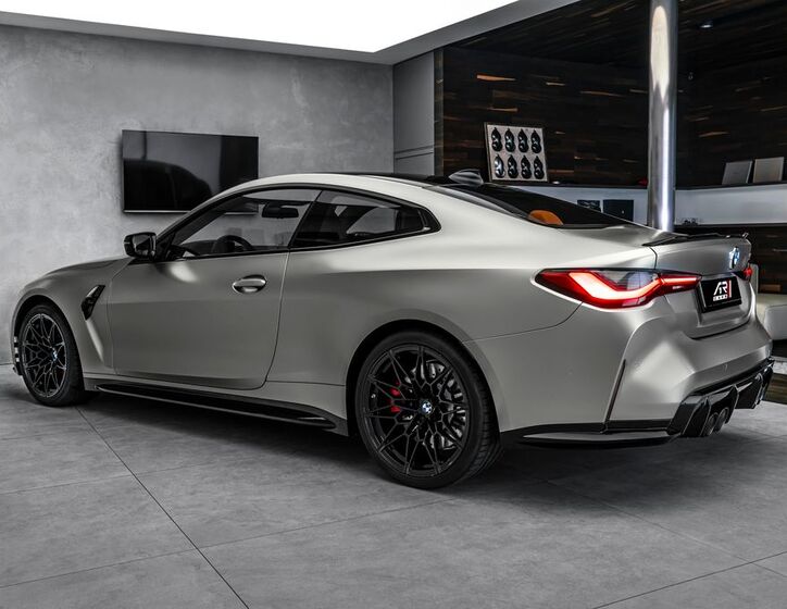 BMW M4 7