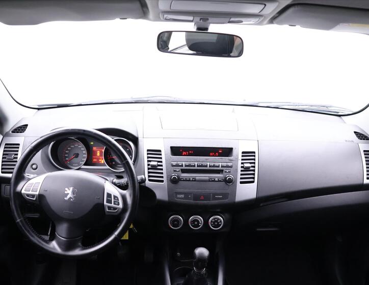 Peugeot 4007 27