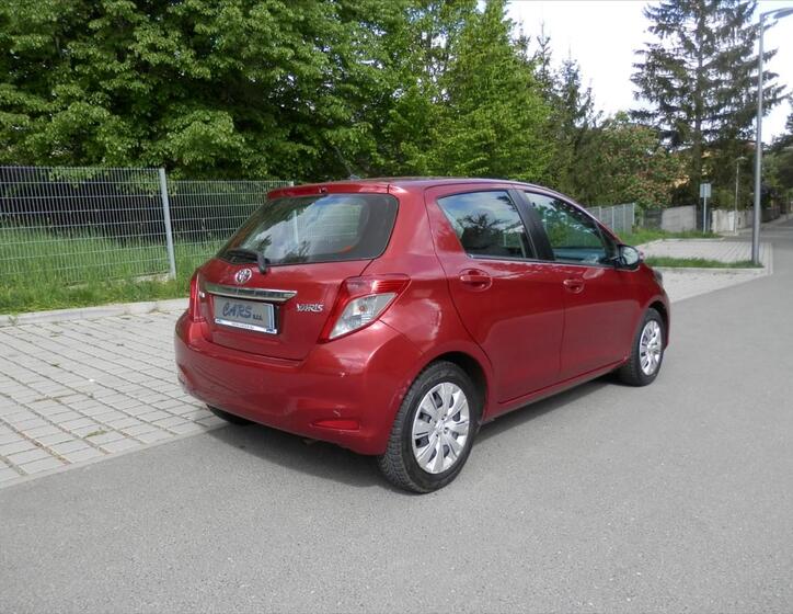 Toyota Yaris 9