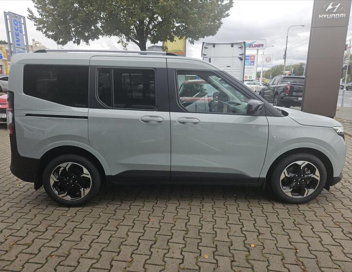 Ford Tourneo Courier 6