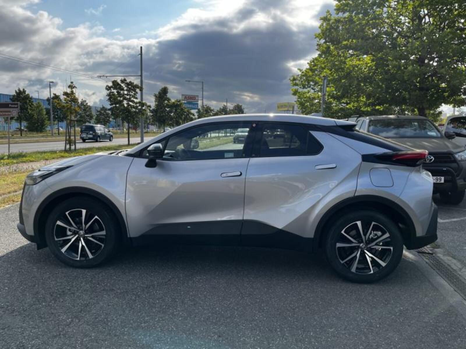 Toyota C-HR 8