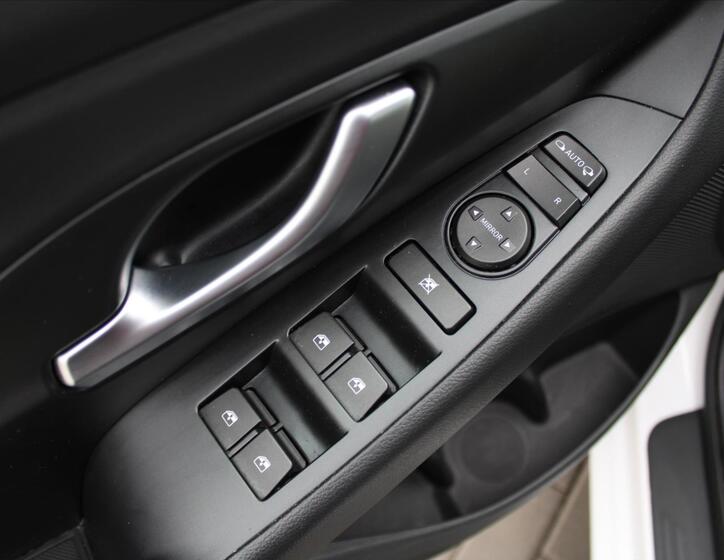 Hyundai i30 24