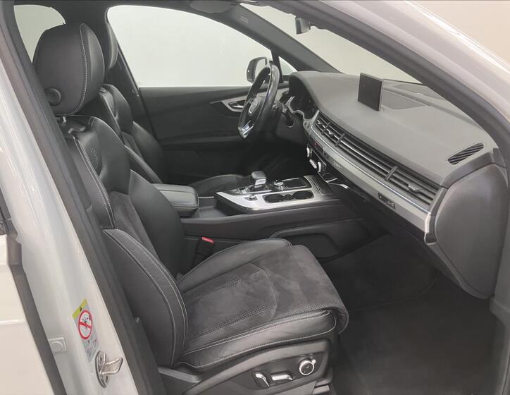 Audi Q7 18