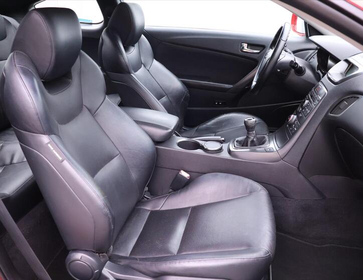 Hyundai Genesis 14